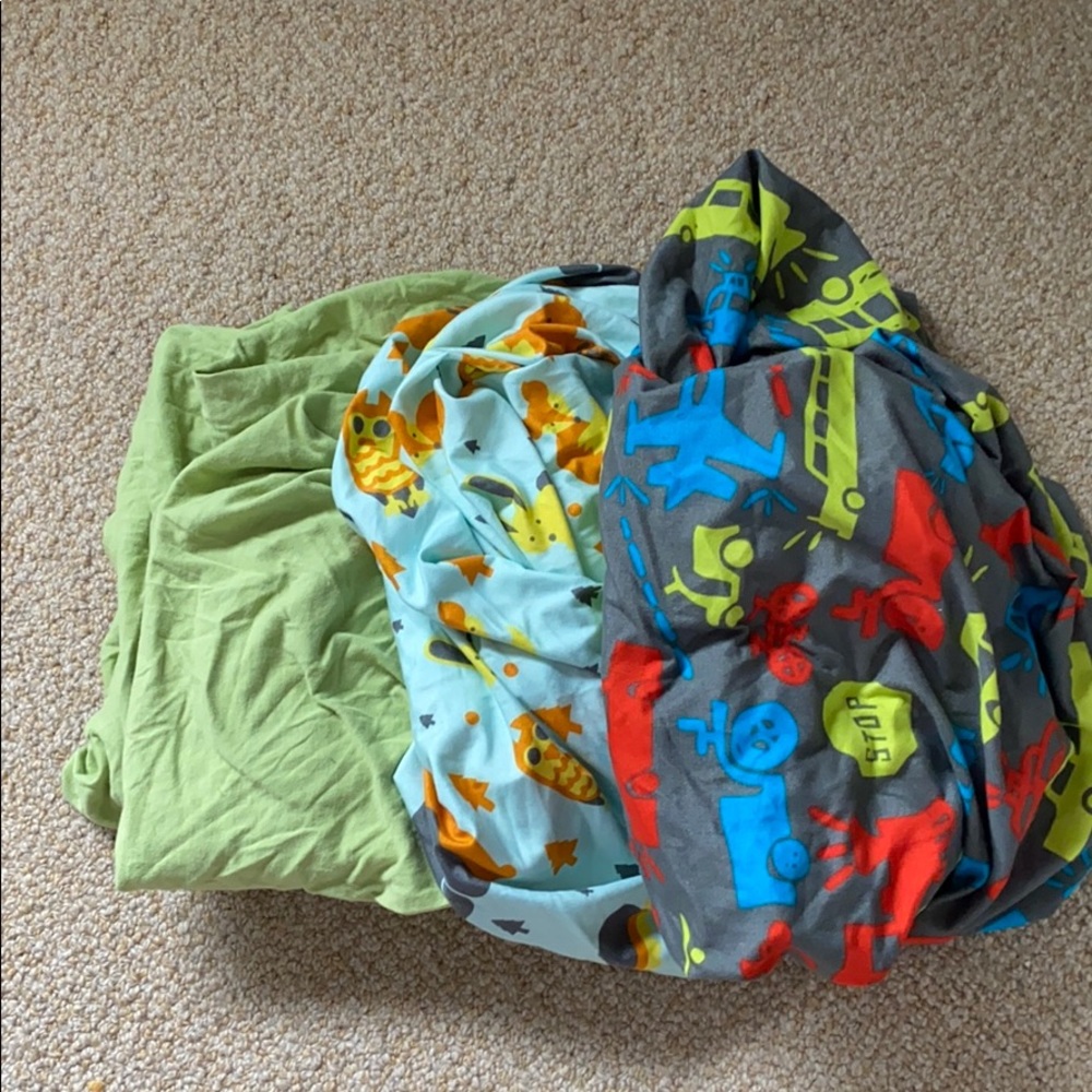 Fitted crib sheets